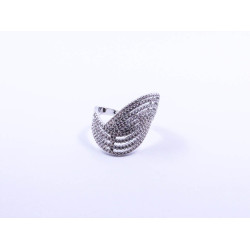 Wave-Design Cocktail Ring