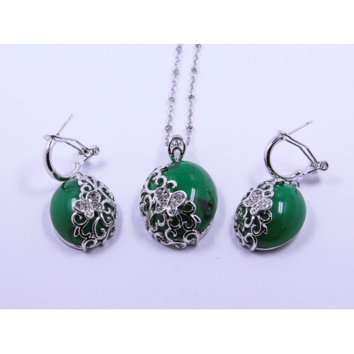 Green Drop Buttery Pendant and Earrings Set